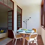 特征屋公寓 *