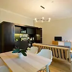 特征屋公寓 *