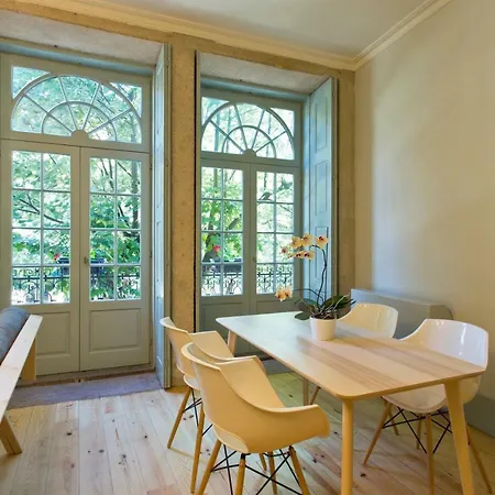Apartment Trait House *