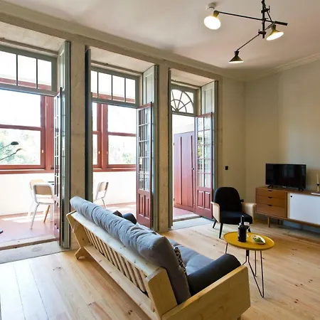 Apartment Trait House