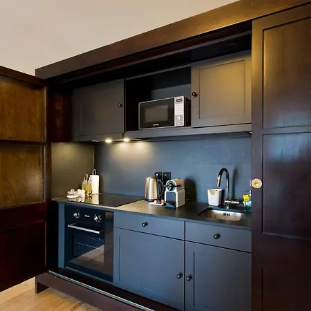 Apartment Trait House