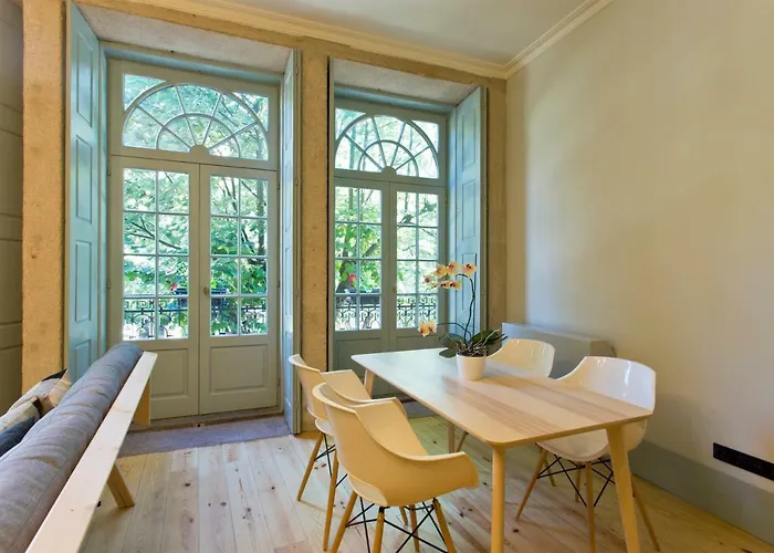 Апартаменты Trait House *