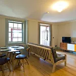 Trait House Апартаменты