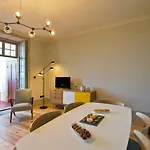 Апартаменты Trait House